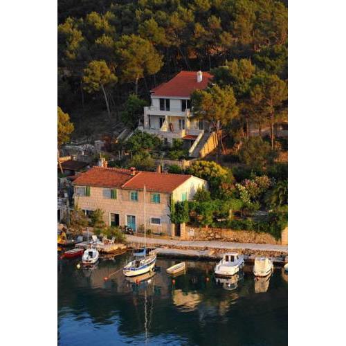 Apartments Dakrijus