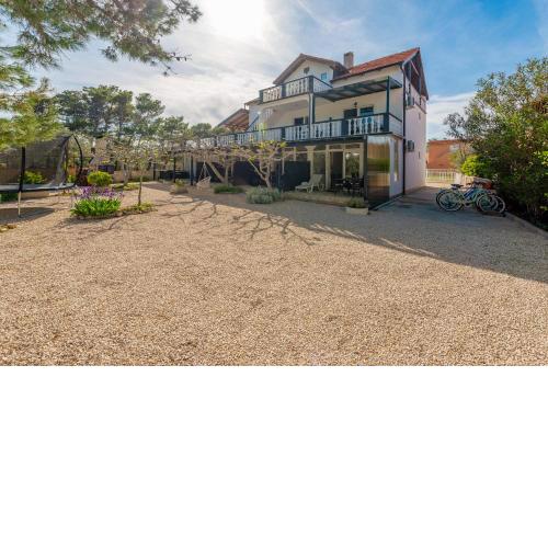 Apartments Dalila Vir