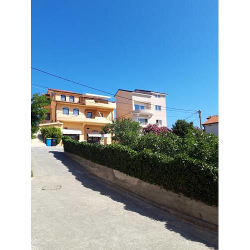 Apartments Damir 2838