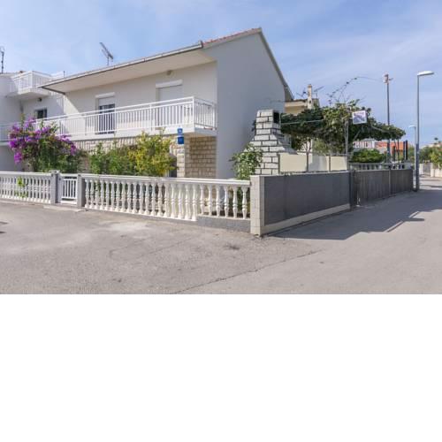 Apartments Delfa