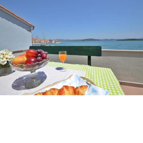 Apartments Denko - on the beach