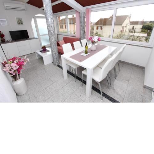 Apartments Divna