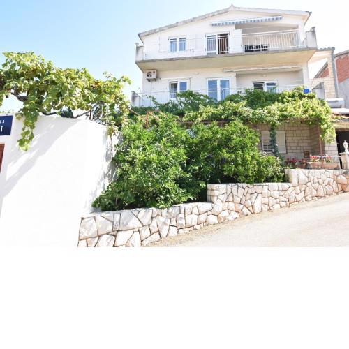Apartments Djiko