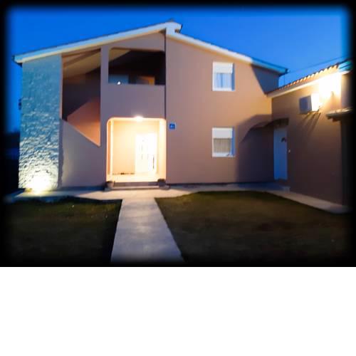 Apartments Dora