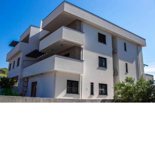 Apartments Dora