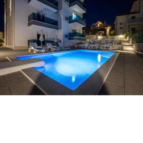 Apartments Dragan - with pool and seaview