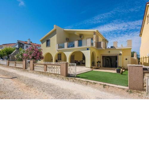 Apartments Dragan