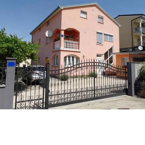 Apartments Dragan
