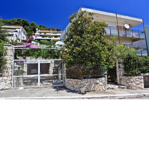 Apartments Dragi