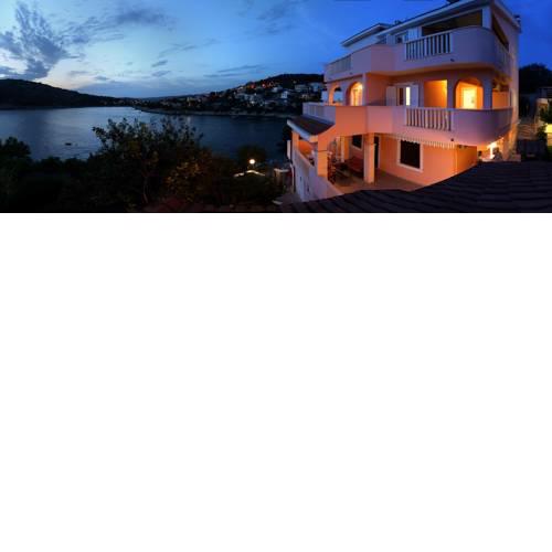 Apartments Drlje