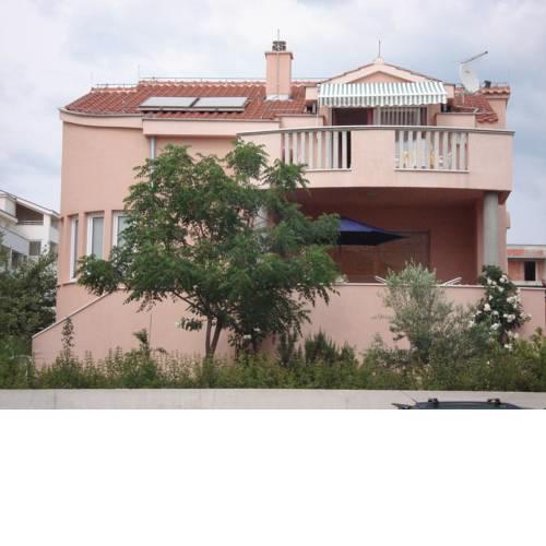 Apartments Eja