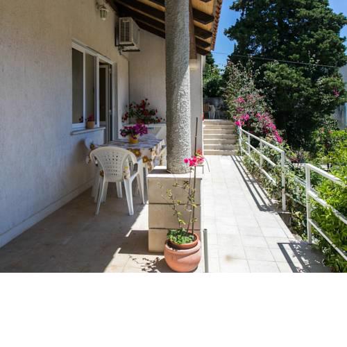 Apartments Elelu