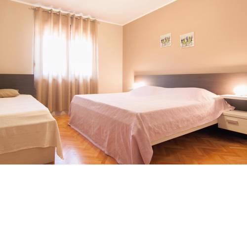 Apartments for families with children Banjole, Pula - 2258