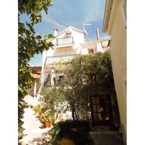 Apartments Frane
