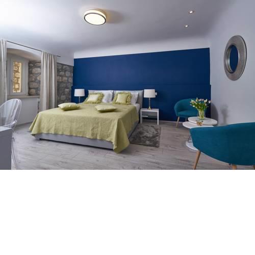 Apartments Giron