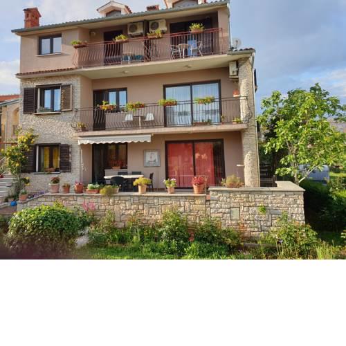 Apartments Goga Pomer