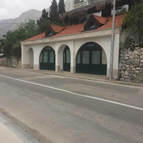 Apartments Gradac