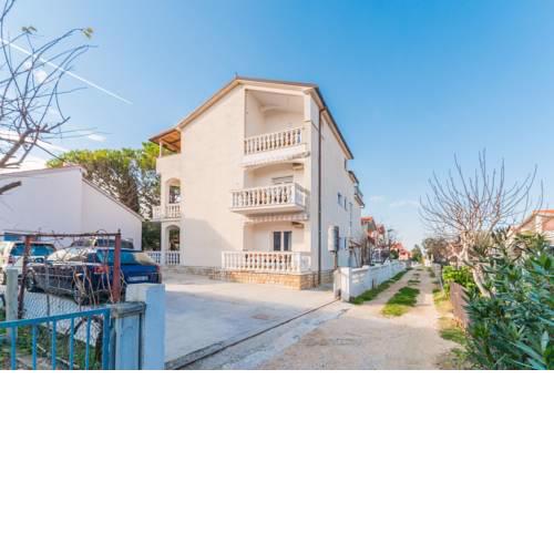 Apartments IL