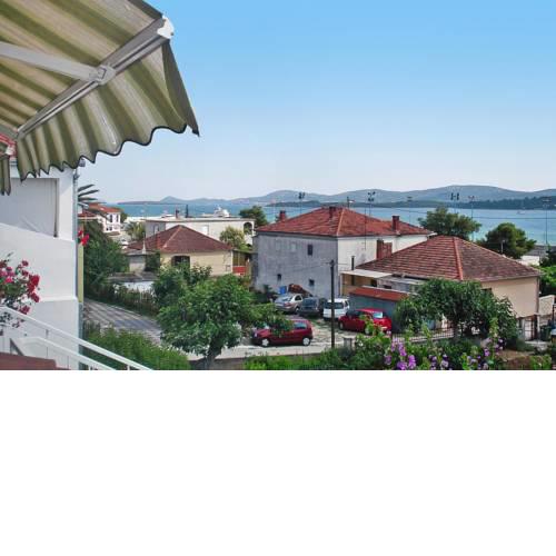 Apartments im Haus Mandi Sveti Filip i Jakov - CDN02115-DYA