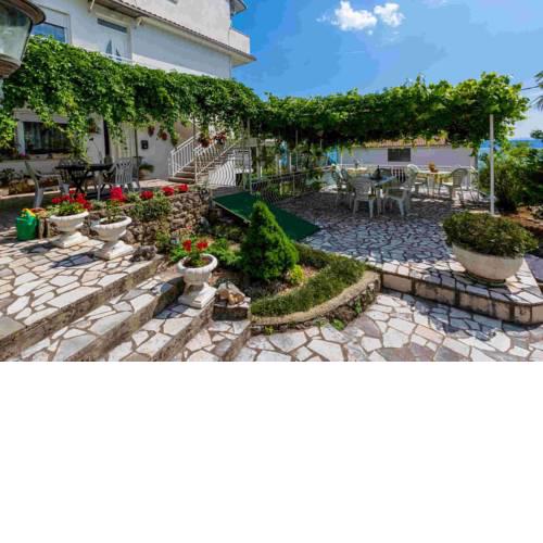 Apartments in Crikvenica 14100