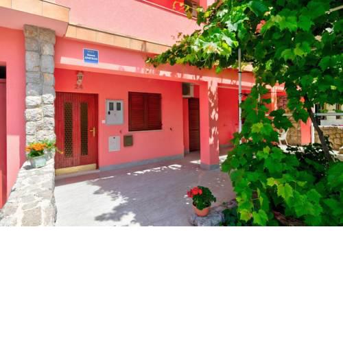 Apartments in Crikvenica 39360