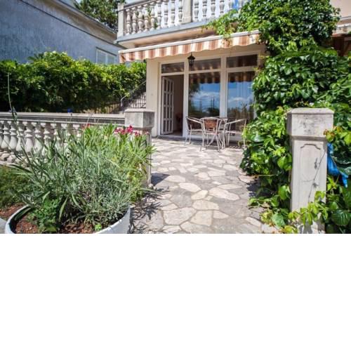 Apartments in Crikvenica 5483