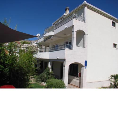 Apartments in Dugi Rat/Split Riviera 26536