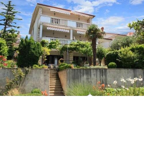 Apartments in Jadranovo 39264