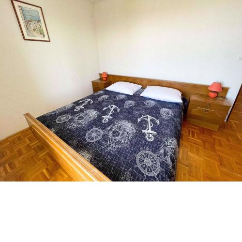 Apartments in Jadranovo 42256