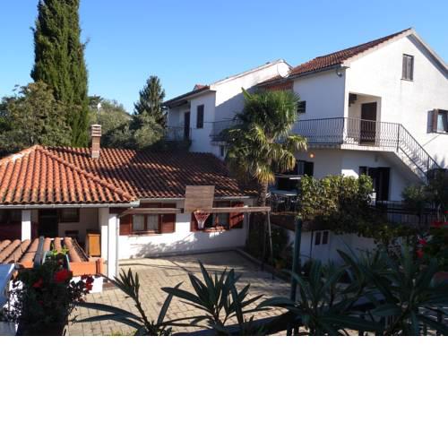 Apartments in Malinska/Insel Krk 13183