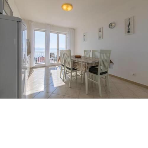 Apartments in Novi Vinodolski 39117