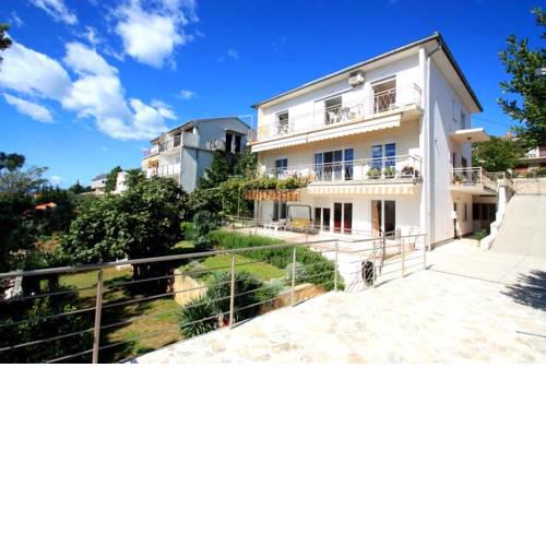 Apartments in Novi Vinodolski 39371