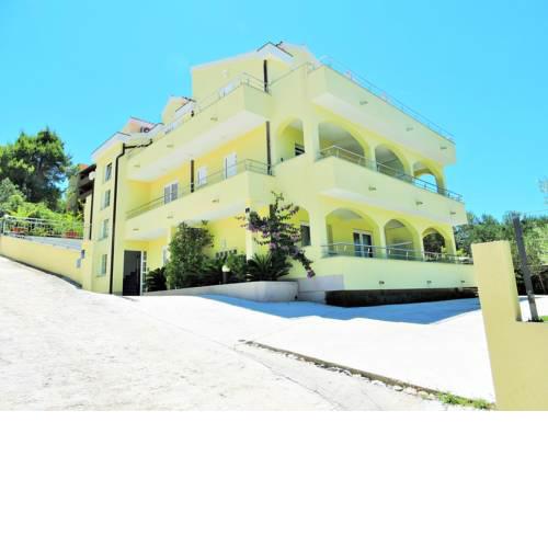 Apartments in Okrug Gornji 6188