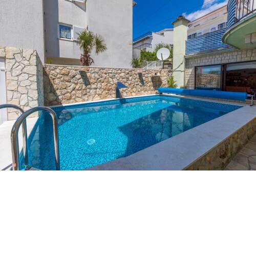 Apartments in Selce 39140