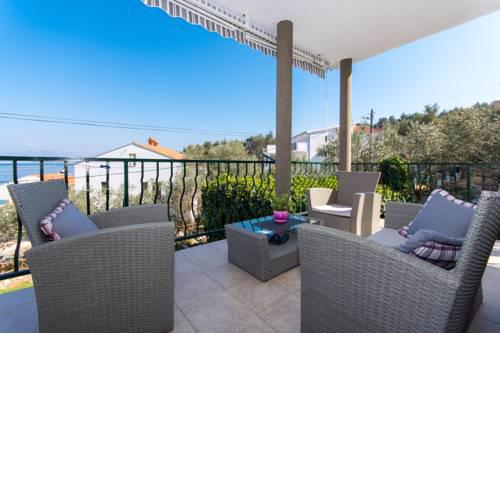 Apartments in Slatine/Insel Ciovo 33376