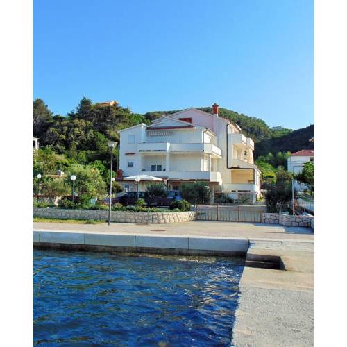 Apartments in Supetarska Draga 34614