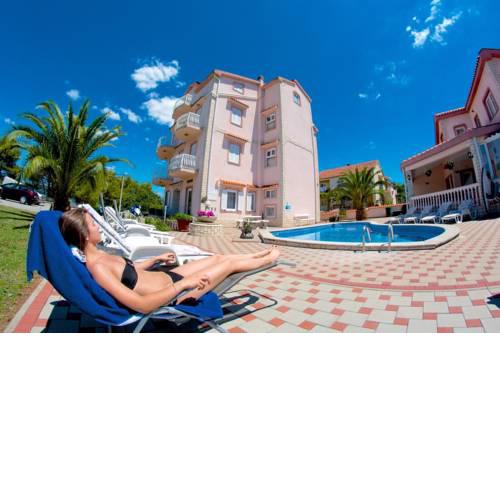 Apartments in Tkon/Insel Pasman 7887