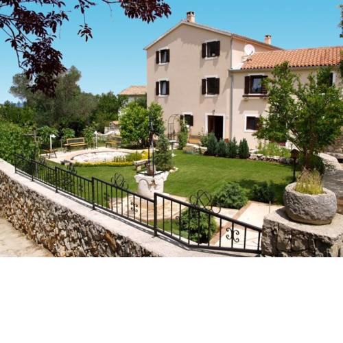 Apartments in Veli Losinj 33607