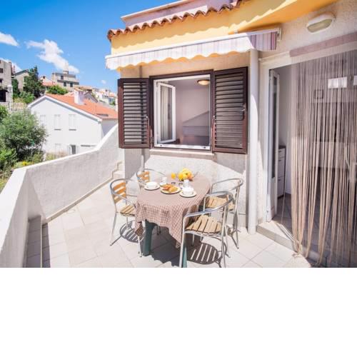 Apartments in Vrbnik/Insel Krk 13611