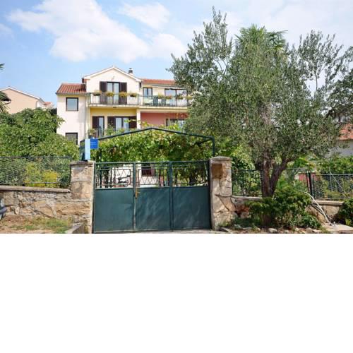 Apartments Ivica