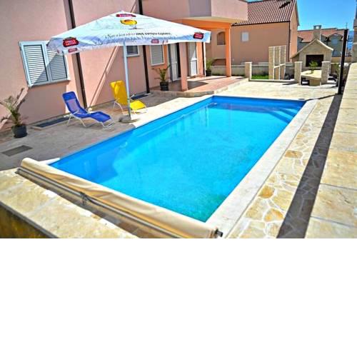 Apartments Ivica