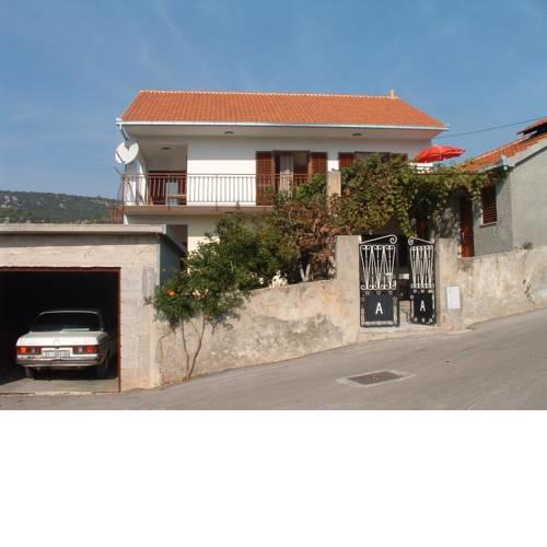 Apartments Ivo