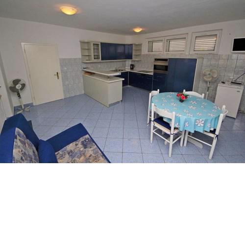 Apartments Ivo