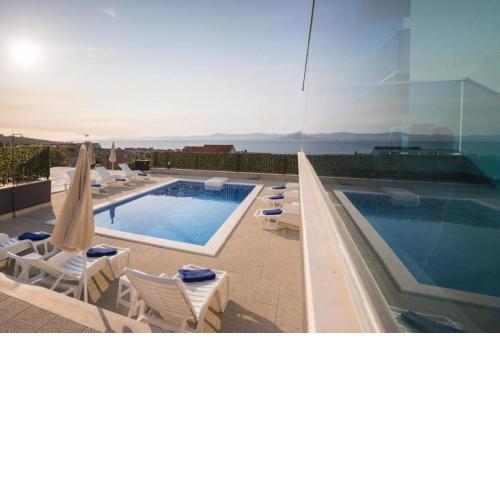 Apartments Jakov - modern and cosy with pool