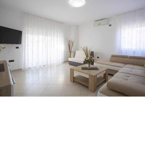 APARTMENTS JELA