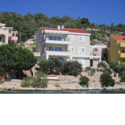 Apartments Jela