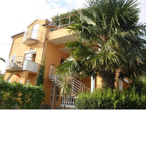 Apartments JOSIPA (3335)