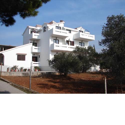 Apartments Juli