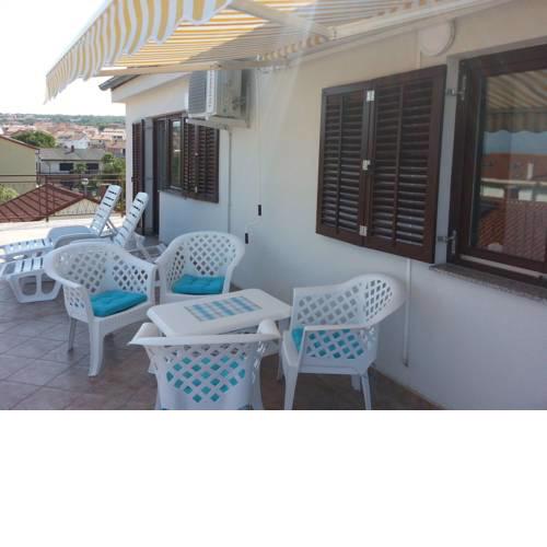 Apartments Kamelija
