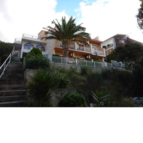 Apartments Kapetan Jure